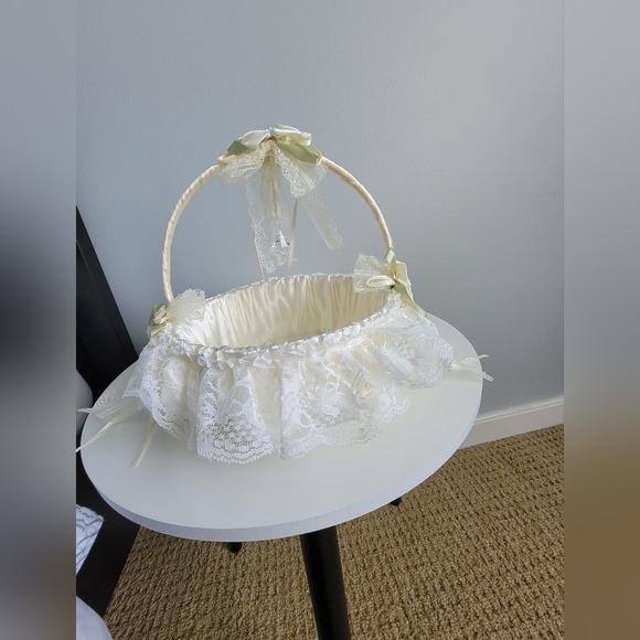 Set of 2 Flower Girl Baskets - Picture 15 of 16
